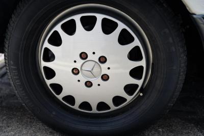 1984 Mercedes - Benz 500 SEL (Armoured)