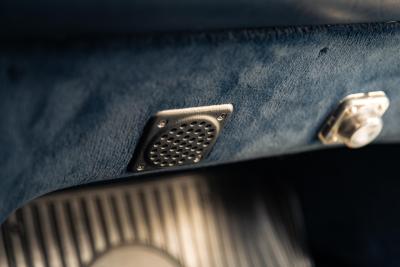 1984 Mercedes - Benz 500 SEL (Armoured)