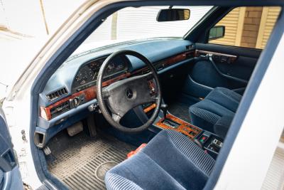 1984 Mercedes - Benz 500 SEL (Armoured)