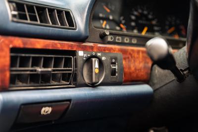 1984 Mercedes - Benz 500 SEL (Armoured)