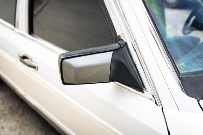 1984 Mercedes - Benz 500 SEL (Armoured)