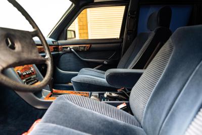 1984 Mercedes - Benz 500 SEL (Armoured)