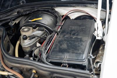 1984 Mercedes - Benz 500 SEL (Armoured)