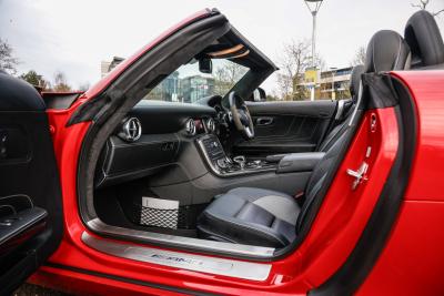 2011 Mercedes - Benz SLS 63 AMG Roadster