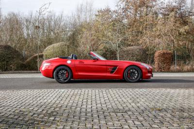 2011 Mercedes - Benz SLS 63 AMG Roadster