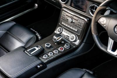 2011 Mercedes - Benz SLS 63 AMG Roadster