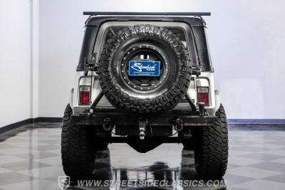 1970 Jeep Jeepster Commando Restomod