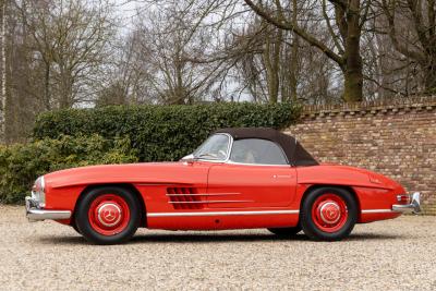 1962 Mercedes - Benz 300 SL Roadster &ldquo;Restoration by MB Classic Center in Fellbach&rdquo;