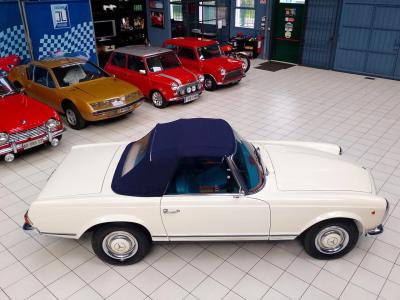 1965 Mercedes - Benz 230 SL Pagode
