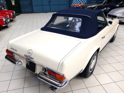 1965 Mercedes - Benz 230 SL Pagode