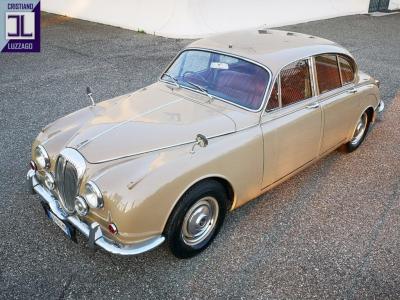 1969 Daimler V8 SALOON