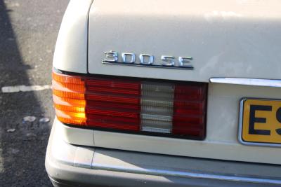 1988 Mercedes - Benz 300 SE AUTO