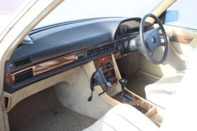 1988 Mercedes - Benz 300 SE AUTO