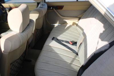 1988 Mercedes - Benz 300 SE AUTO