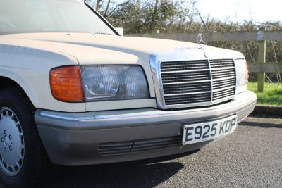 1988 Mercedes - Benz 300 SE AUTO