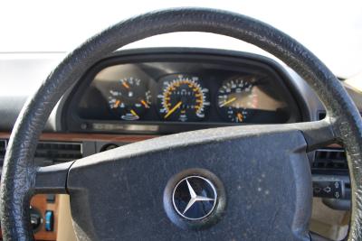 1988 Mercedes - Benz 300 SE AUTO