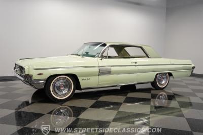 1962 Oldsmobile 98 Holiday Hardtop