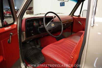 1977 GMC C1500 Royal Sierra