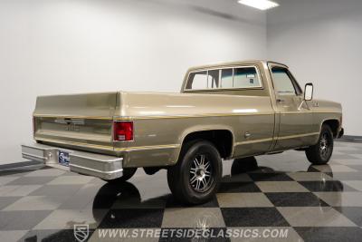 1977 GMC C1500 Royal Sierra