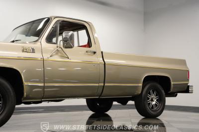 1977 GMC C1500 Royal Sierra