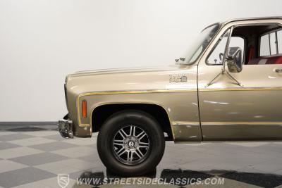 1977 GMC C1500 Royal Sierra