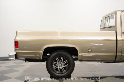 1977 GMC C1500 Royal Sierra