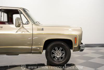 1977 GMC C1500 Royal Sierra