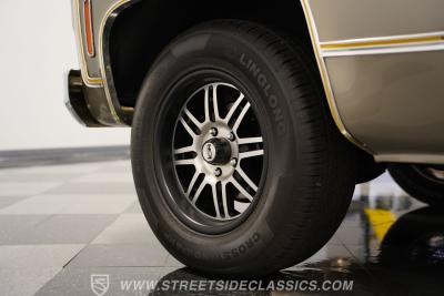 1977 GMC C1500 Royal Sierra