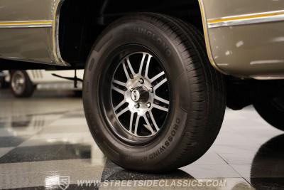 1977 GMC C1500 Royal Sierra