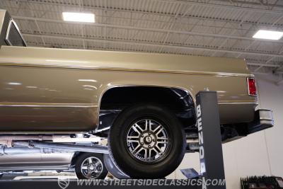 1977 GMC C1500 Royal Sierra