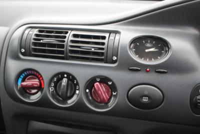 2000 Ford ESCORT FINESSE