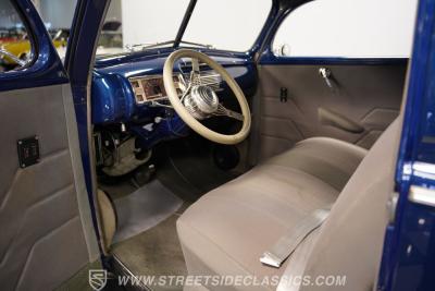 1940 Ford Deluxe Tudor Sedan