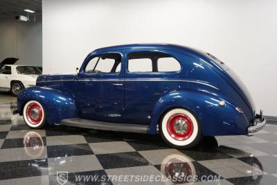 1940 Ford Deluxe Tudor Sedan