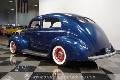 1940 Ford Deluxe Tudor Sedan