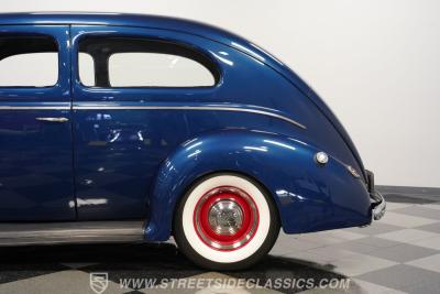 1940 Ford Deluxe Tudor Sedan