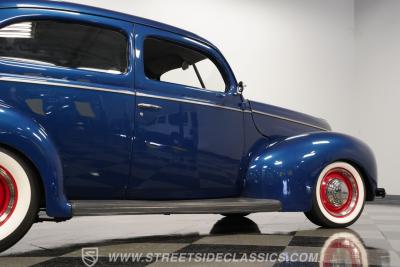 1940 Ford Deluxe Tudor Sedan