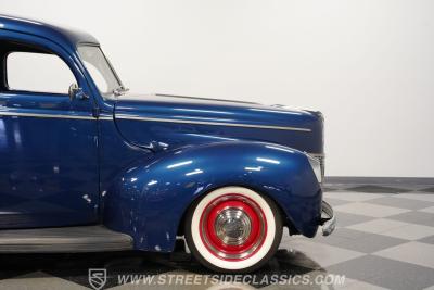 1940 Ford Deluxe Tudor Sedan