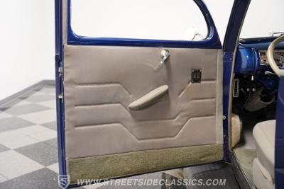 1940 Ford Deluxe Tudor Sedan