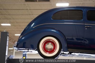 1940 Ford Deluxe Tudor Sedan