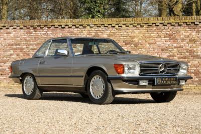 1987 Mercedes - Benz Mercedes Benz 560 SL &ldquo;Less than 31.000 miles&rdquo;