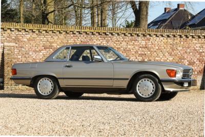 1987 Mercedes - Benz Mercedes Benz 560 SL &ldquo;Less than 31.000 miles&rdquo;