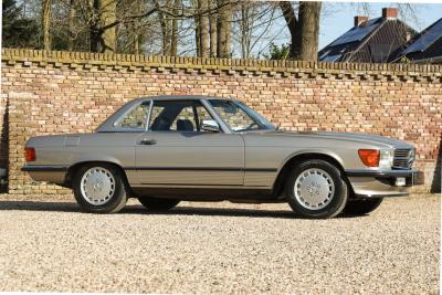 1987 Mercedes - Benz Mercedes Benz 560 SL &ldquo;Less than 31.000 miles&rdquo;