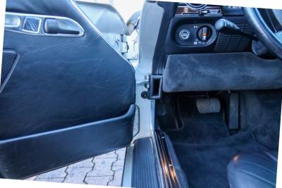 1987 Mercedes - Benz Mercedes Benz 560 SL &ldquo;Less than 31.000 miles&rdquo;