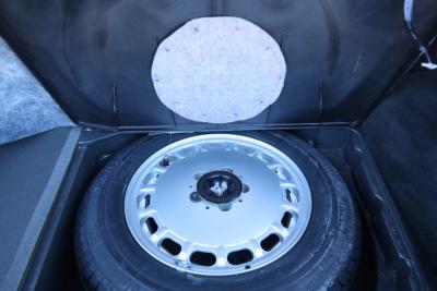 1987 Mercedes - Benz Mercedes Benz 560 SL &ldquo;Less than 31.000 miles&rdquo;