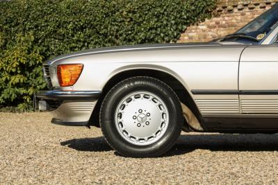 1987 Mercedes - Benz Mercedes Benz 560 SL &ldquo;Less than 31.000 miles&rdquo;
