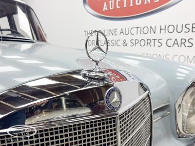 1965 Mercedes - Benz 230S