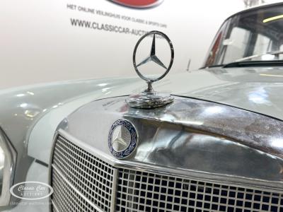 1960 Mercedes - Benz 220 SE
