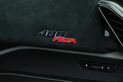 2020 Ferrari 488 PISTA