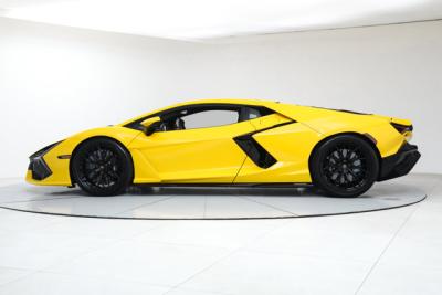 2024 Lamborghini Revuelto
