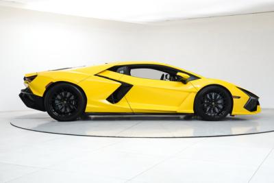 2024 Lamborghini Revuelto